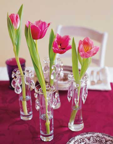 Groupstyle centerpieces can be very economical